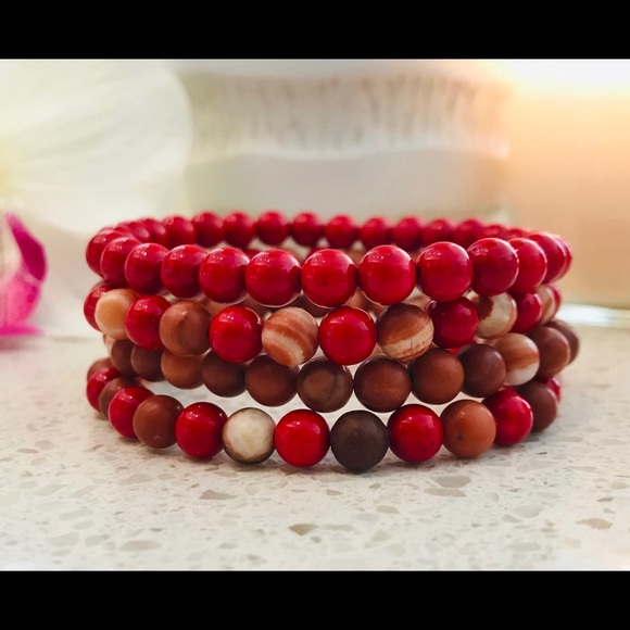 Red beaded bracelet set - Picture 2 of 4